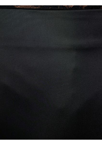 Asimetrik Kesim Dantel Detaylı Midi Saten Etek