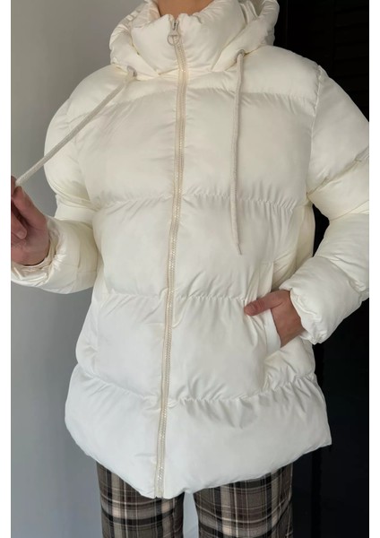 Kadın Kapüşonlu Iç Astarlı Şişme Mont P-00019025
