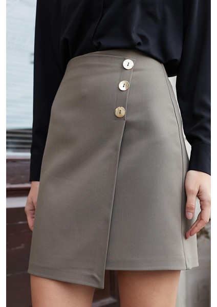 Kadın Arkadan Fermuarlı Düğme Detaylı Hafif Likralı Kumaş Diz Üstü Kalem Etek-Haki fırsatları