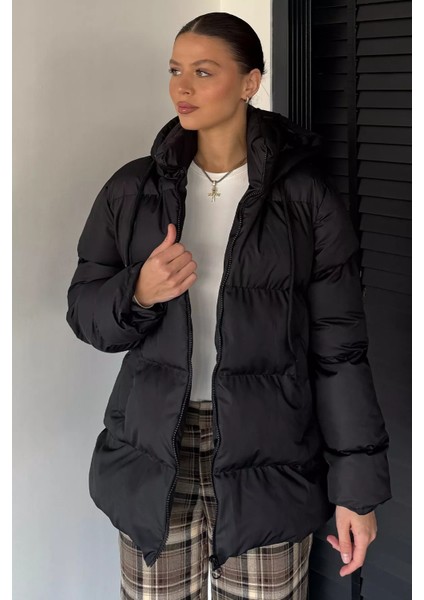 Kadın Kapüşonlu Iç Astarlı Şişme Mont P-00019025