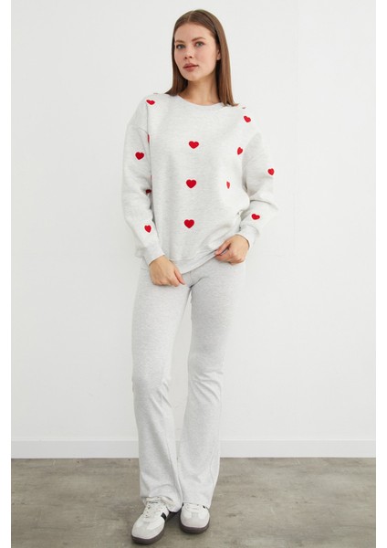 3 Iplik Kalp Nakışlı Oversize Sweatshirt fiyatları