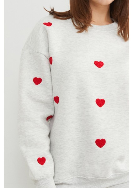 3 Iplik Kalp Nakışlı Oversize Sweatshirt modelleri