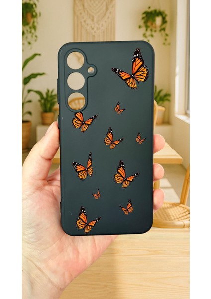 Samsung Galaxy S25 Turuncu Kelebek Desenli Silikon Darbe Emici Klasik Korumalı Rubber Kılıf fiyatları