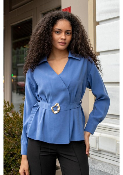 Kadın Ipeksi Dokulu Likrasız Modal Kumaş Yakalı Anvelop Kemerli Şık Bluz-Indigo fiyatları