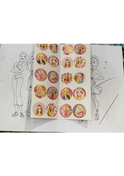 4 Adet Stickerli Boyama Kitabı (Kuromi,stitch,barbie,bluey Figürlü) indirimleri