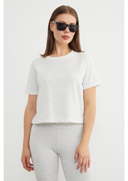 Basic Ribana Yaka Mevsimlik Crop Tişört