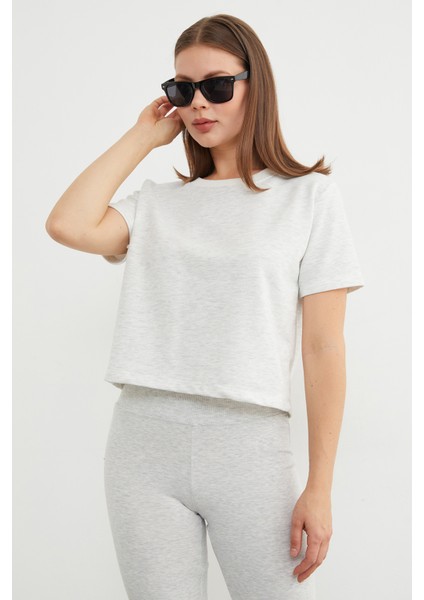 Basic Ribana Yaka Mevsimlik Crop Tişört modelleri