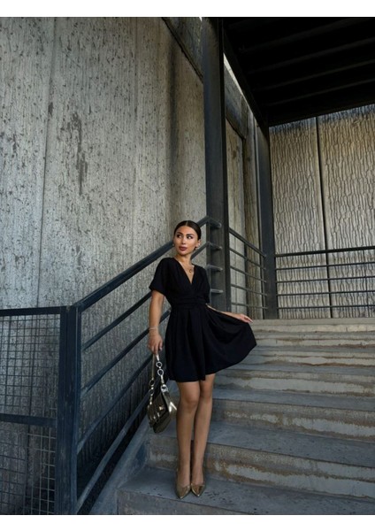 Kadın Siyah V Yaka Büzgülü Mini Kloş Elbise 4C-2348 fiyatları