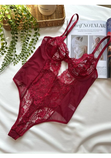 Kırmızı Dantel Transparan V Yaka Askılı Bodysuit fiyatları