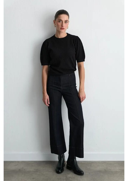 Gül Kabartmalı Ajurlu Viskon Triko Bluz - Siyah