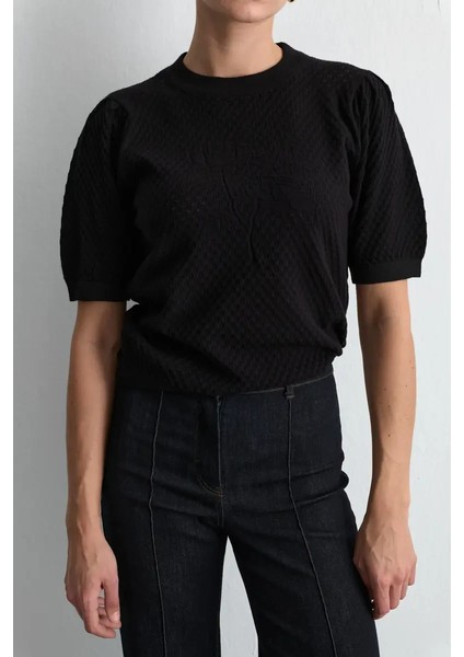 Gül Kabartmalı Ajurlu Viskon Triko Bluz - Siyah fiyatları