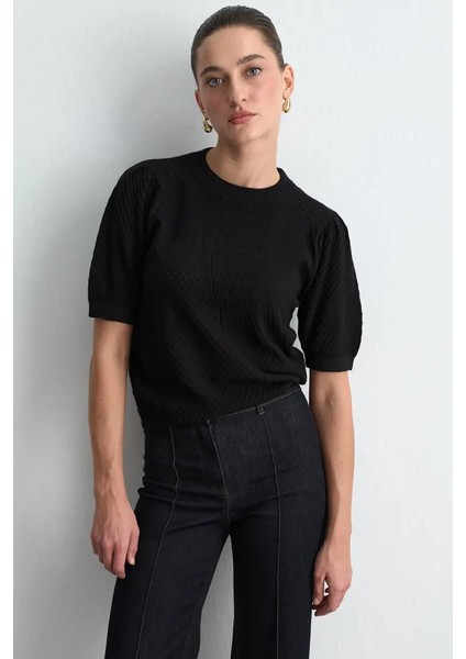 Gül Kabartmalı Ajurlu Viskon Triko Bluz - Siyah modelleri