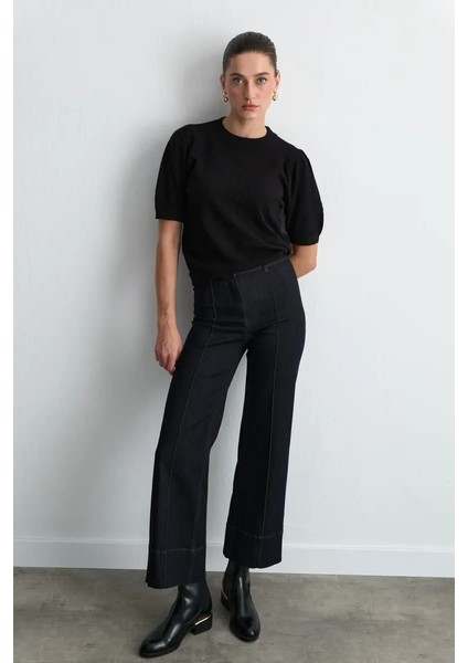 Gül Kabartmalı Ajurlu Viskon Triko Bluz - Siyah fırsatları