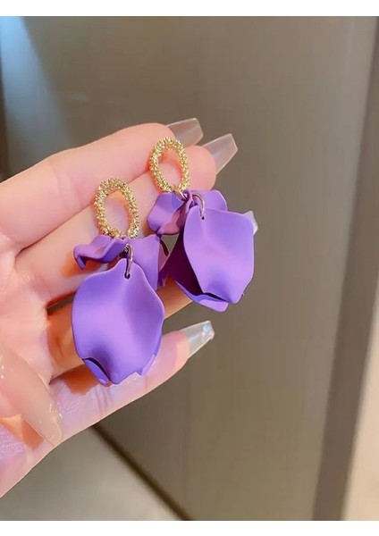 Püskül Yaprak Sallantılı Küpe