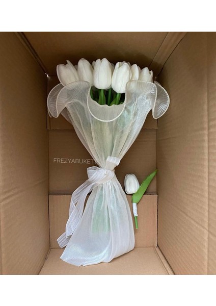 Tüllü Islak Lale Gelin Buketi modelleri