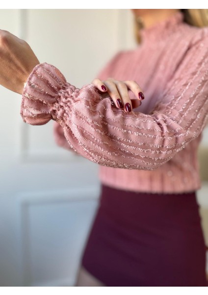 Pudra Dik Yaka Şeritli Bluz