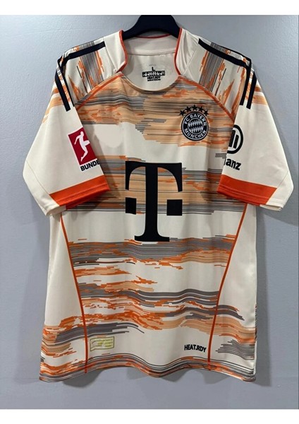 Bayern Münih 2025-26 Sezonu Isimsiz Deplasman Forması modelleri