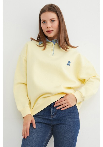 3 Iplik Ayıcık Nakışlı Polo Yaka Denim Detaylı Sweatshirt