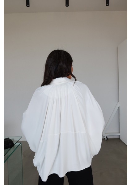 Yarasa Kol Önü Kısa Arkası Uzun Saten Ceket fırsatları