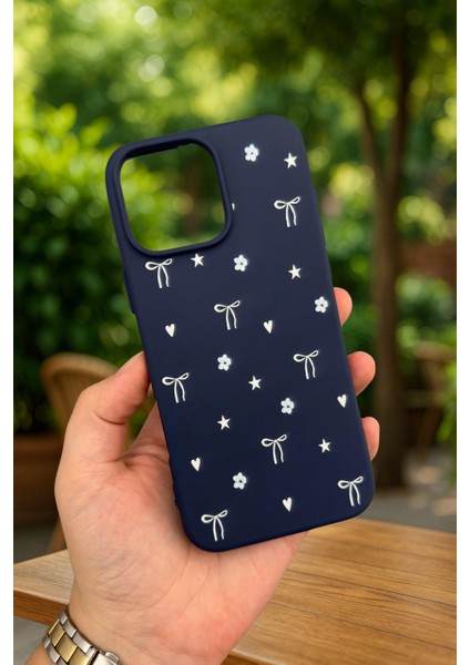 iPhone 14 Plus ve 15 Plus -Mini Fiyonk Desenli Silikon Darbe Emici Klasik Korumalı Rubber Kılıf