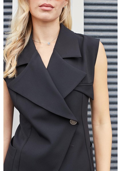 Kadın Geniş Yakalı Cepli Kruvaze Düğmeli Hafif Esnek Kumaş Şık Yelek-Siyah