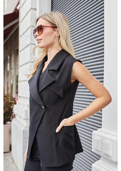 Kadın Geniş Yakalı Cepli Kruvaze Düğmeli Hafif Esnek Kumaş Şık Yelek-Siyah