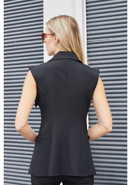 Kadın Geniş Yakalı Cepli Kruvaze Düğmeli Hafif Esnek Kumaş Şık Yelek-Siyah