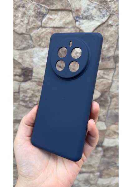 Realme 12 Pro - Silikon Darbe Emici Klasik Korumalı Rubber Kılıf fırsatları