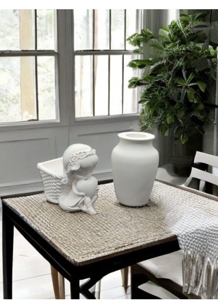 C32 Dekoratif Vazo ve Kız Mumluk