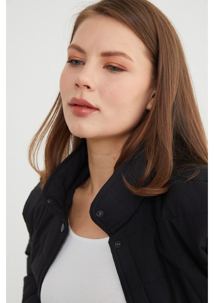 Kare Kapitone Desen Dik Yaka Mont indirimleri