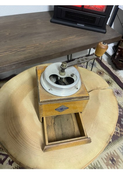 Antika Kahve Değirmeni modelleri