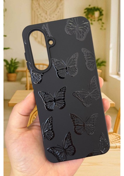 Samsung Galaxy A26 Uyumlu Siyah Kelebek Desenli Silikon Darbe Emici Klasik Korumalı Rubber Kılıf