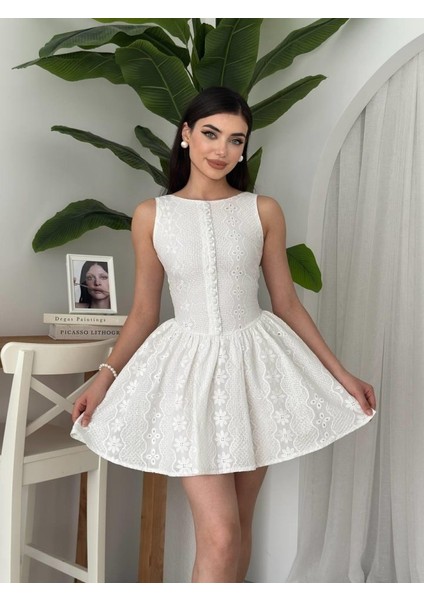 Yema Düğme Detaylı Elbise