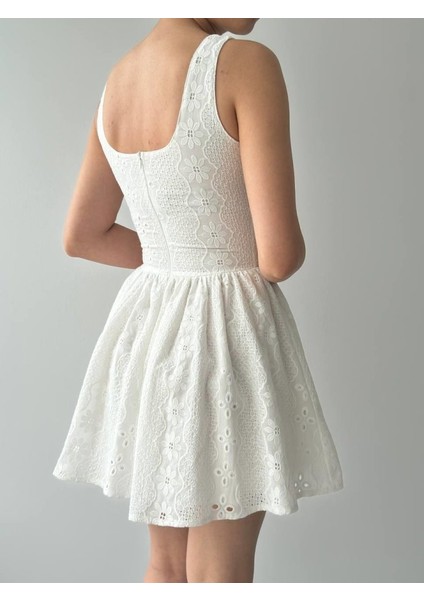 Yema Düğme Detaylı Elbise