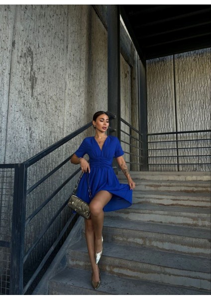 Kadın Saks Mavi V Yaka Büzgülü Mini Kloş Elbise 4C-2349 fırsatları