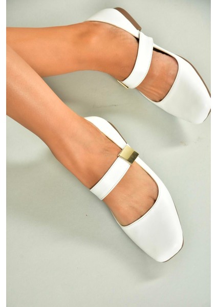 U726454509 Beyaz Kadın Babet