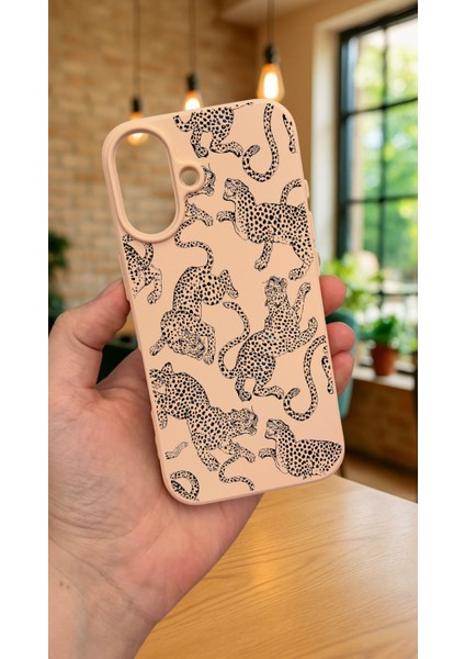 iPhone 16 - Leopar Desenli Silikon Darbe Emici Klasik Korumalı Rubber Kılıf