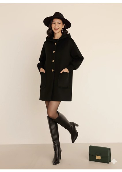 Kadın Oversize Bol Kesim Diz Üstü Siyah Kaban Büyük Cepli Yünlü Kumaş Kapüşon Detaylı modelleri