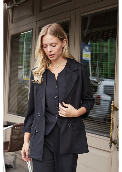 Kadın Süet Dokulu Kumaş Yakalı Capri Kol Cep Kapaklı Blazer Ceket-Siyah fiyatları