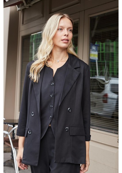 Kadın Süet Dokulu Kumaş Yakalı Capri Kol Cep Kapaklı Blazer Ceket-Siyah modelleri