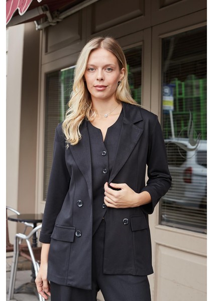 Kadın Süet Dokulu Kumaş Yakalı Capri Kol Cep Kapaklı Blazer Ceket-Siyah fırsatları