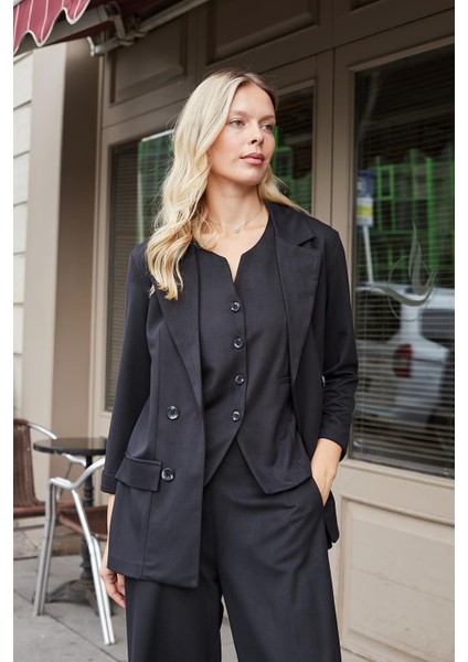 Kadın Süet Dokulu Kumaş Yakalı Capri Kol Cep Kapaklı Blazer Ceket-Siyah indirimleri