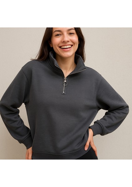 Dik Yaka Sweatshirt indirimleri