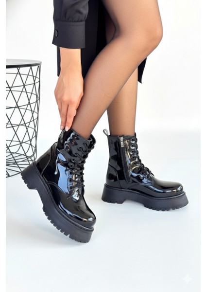 Jonni Premium Siyah Rugan Bağcıklı Postal Bot