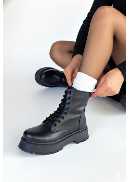 Jonni Premium Siyah Bağcıklı Postal Bot fiyatları