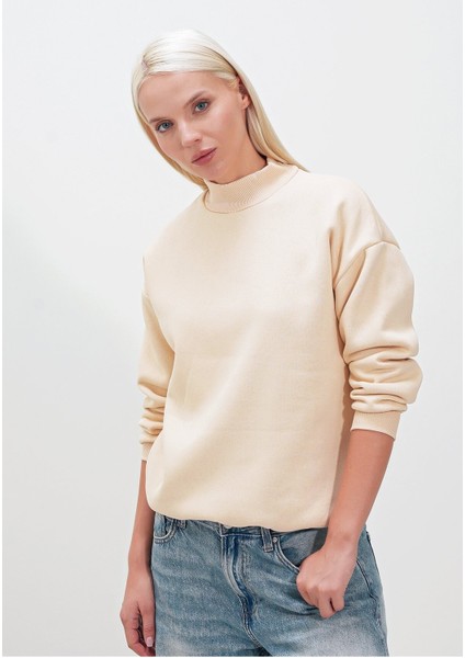 Dik Yaka Basic Sweat fırsatları