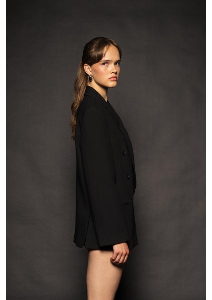 Kadın Siyah Basene Oturan Oversize Blazer fiyatları
