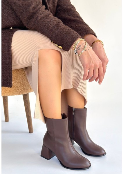 Tendy Premium Kahverengi Fermuarlı Topuklu Bot