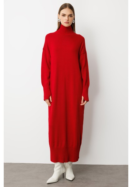 Oversize Dik Yaka Kırmızı Uzun Kalın Triko Elbise