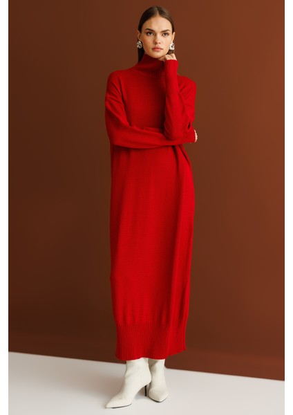 Oversize Dik Yaka Kırmızı Uzun Kalın Triko Elbise modelleri